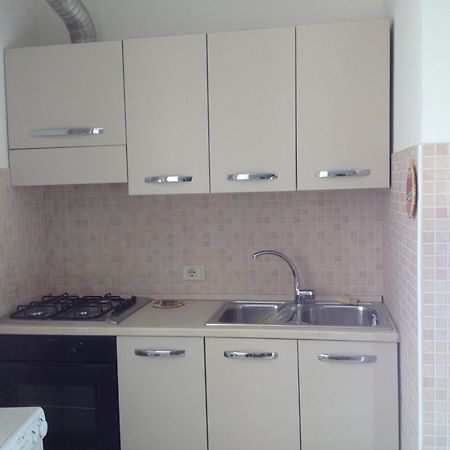 Residence Villa Carmen Fronte Mare A 50 Mt Pietra Ligure Eksteriør billede