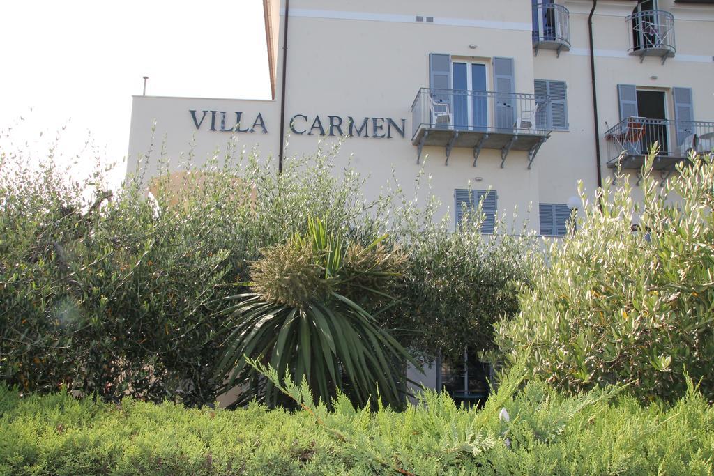 Residence Villa Carmen Fronte Mare A 50 Mt Pietra Ligure Eksteriør billede