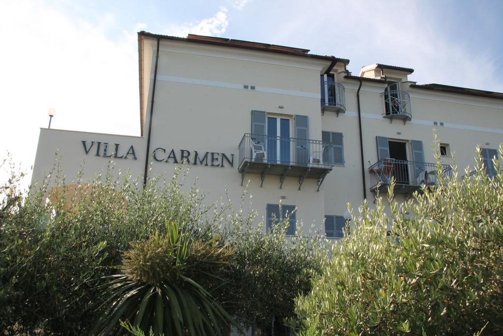Residence Villa Carmen Fronte Mare A 50 Mt Pietra Ligure Eksteriør billede