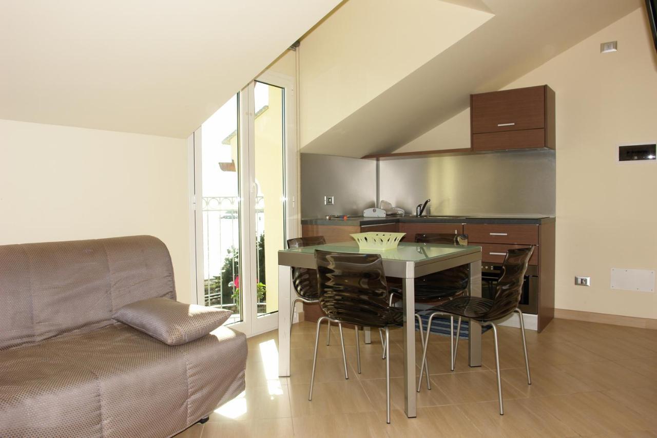 Residence Villa Carmen Fronte Mare A 50 Mt Pietra Ligure Eksteriør billede
