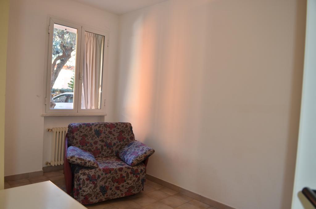 Residence Villa Carmen Fronte Mare A 50 Mt Pietra Ligure Eksteriør billede