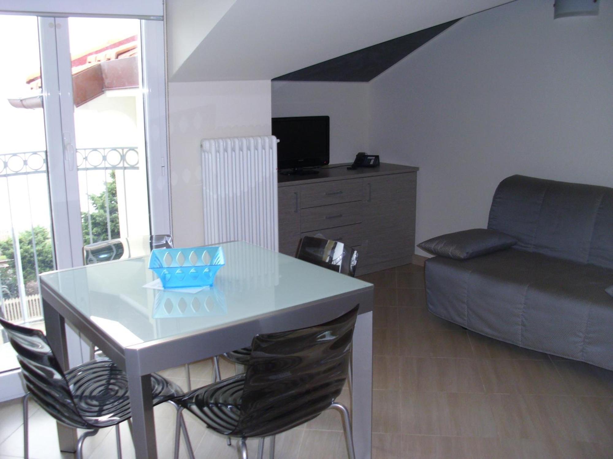 Residence Villa Carmen Fronte Mare A 50 Mt Pietra Ligure Eksteriør billede