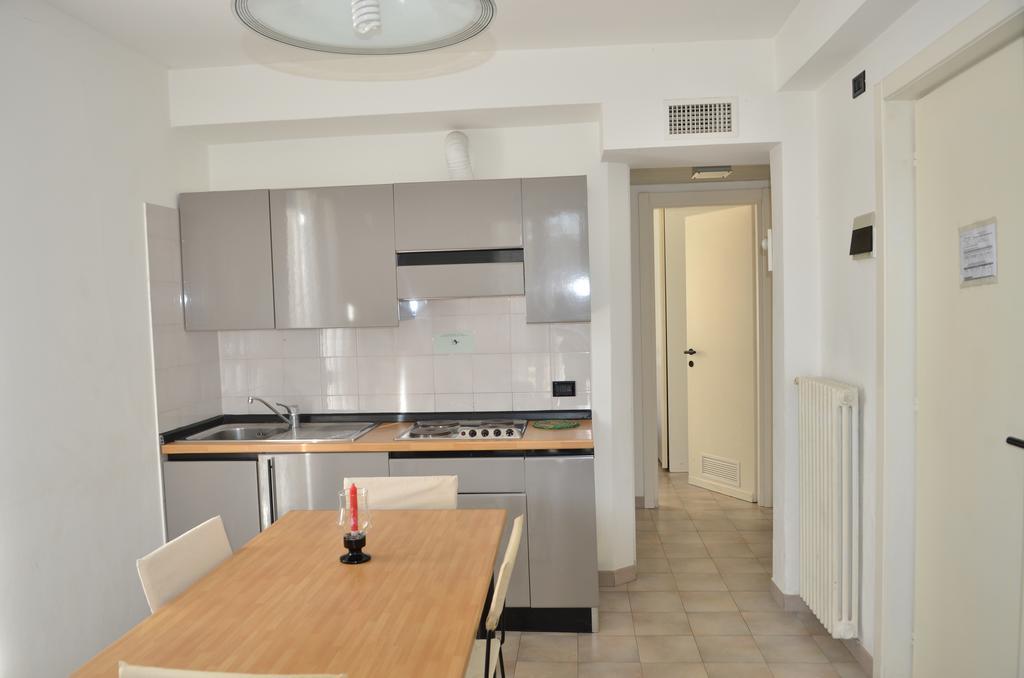 Residence Villa Carmen Fronte Mare A 50 Mt Pietra Ligure Eksteriør billede