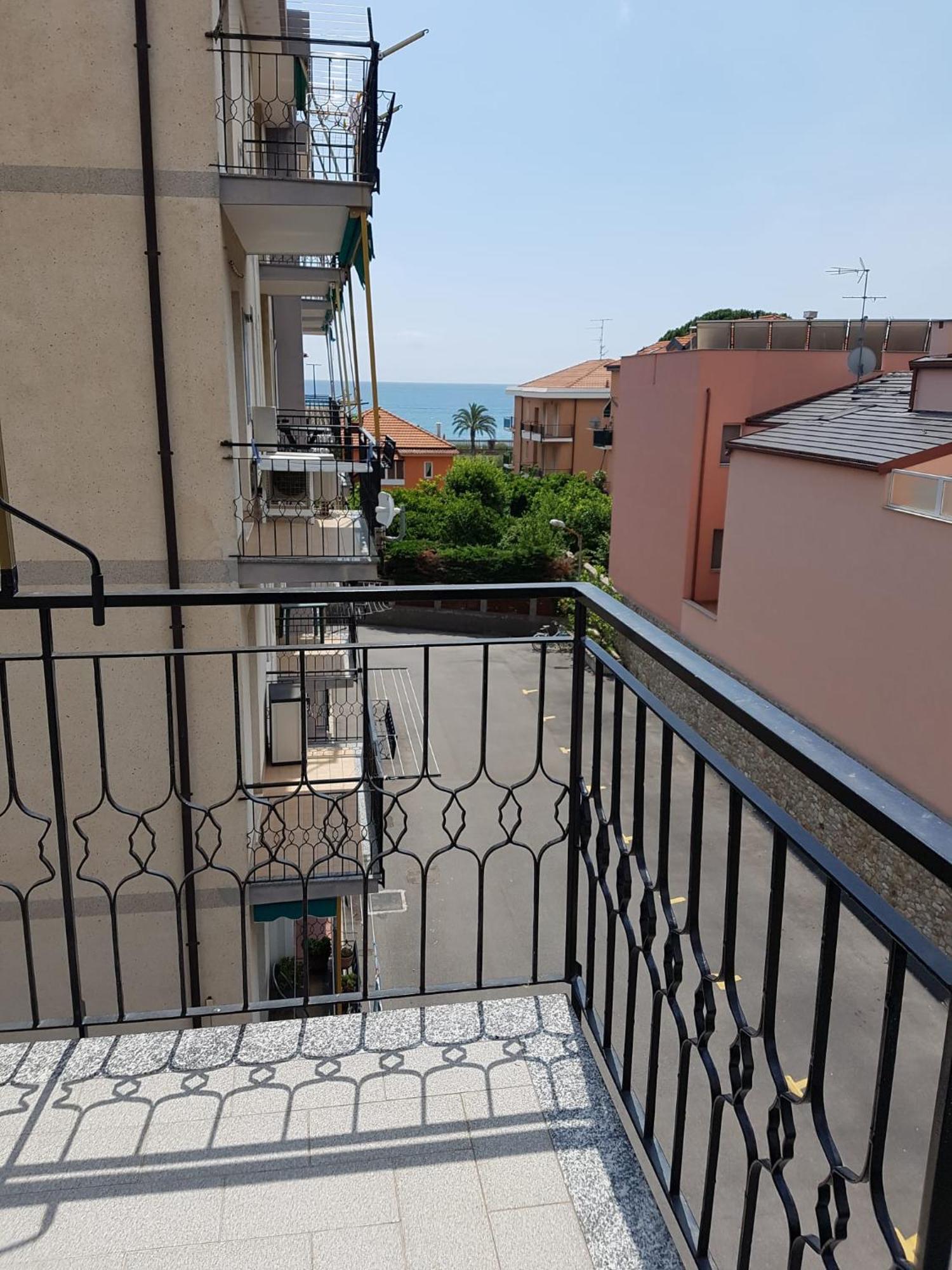 Residence Villa Carmen Fronte Mare A 50 Mt Pietra Ligure Eksteriør billede