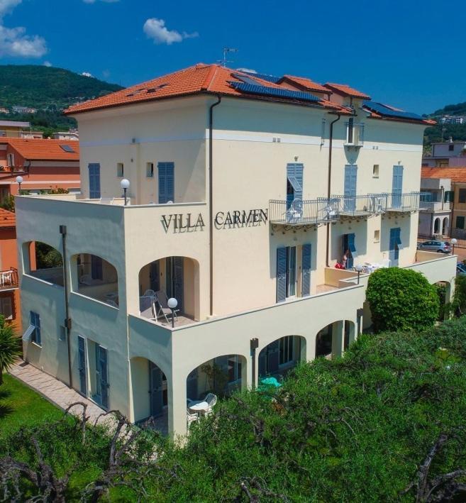 Residence Villa Carmen Fronte Mare A 50 Mt Pietra Ligure Eksteriør billede