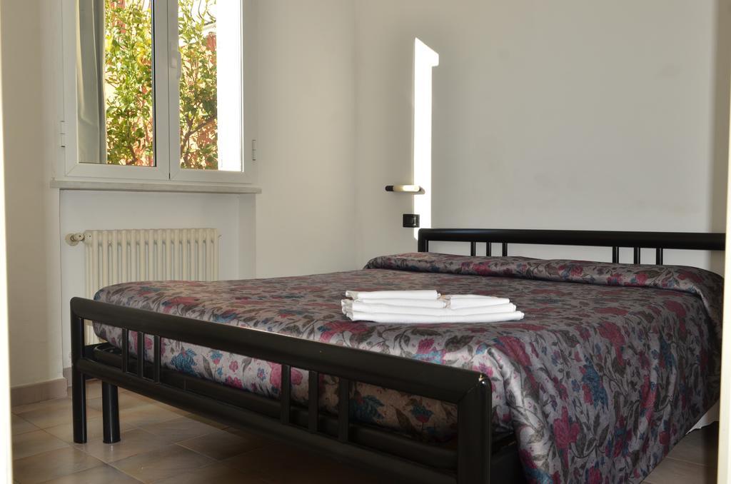 Residence Villa Carmen Fronte Mare A 50 Mt Pietra Ligure Eksteriør billede